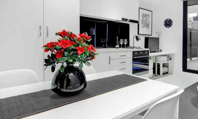 Melbourne Central Business District Apartment | ReadySet Apartments on Little Collins