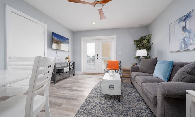 Jacksonville Beach Condo | Rear Top | Ocean views & steps from the sand