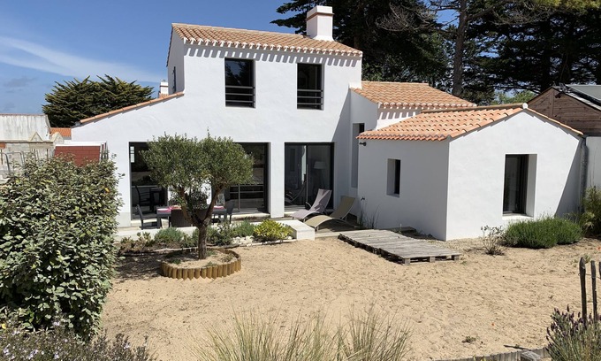 L'Epine House | Recent house built in 2016, 600m from the beach.