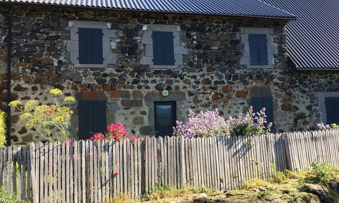 Cheylade House | Recently renovated gîte for six people in the Puy Mary valley