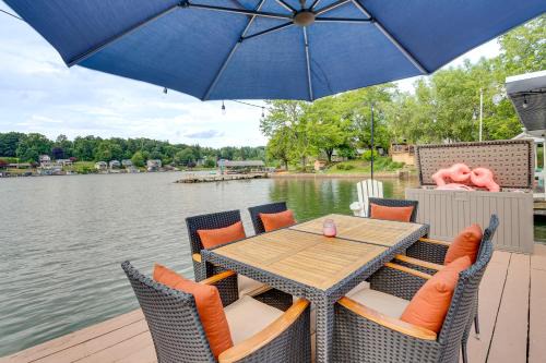 Harveys Lake House | Recently Renovated Harveys Lake Retreat with Dock!
