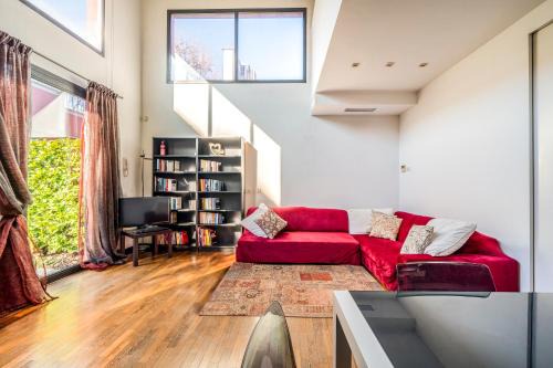 Villapizzone Apartment | RED LOFTY Milano- Loft con parcheggio, comodo per EICMA 2025, Rho Fiera e Politecnico Bovisa