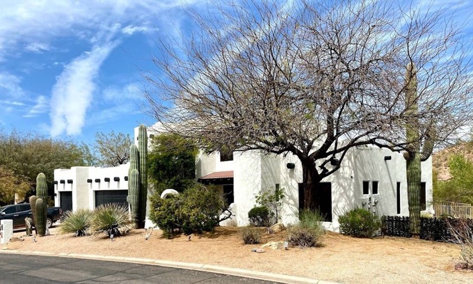 Red Mountain Ranch House | Red Mountain Desert Paradise with Private Panoramic Views