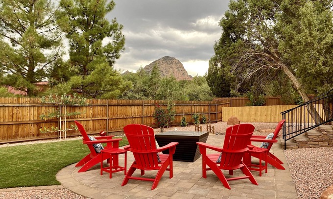 West Sedona House | Red Mountain Shadows Retreat - Enjoy Sedona With All The Comforts of Home