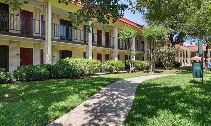Addison Hotel | Red Roof Inn PLUS+ Dallas – Addison
