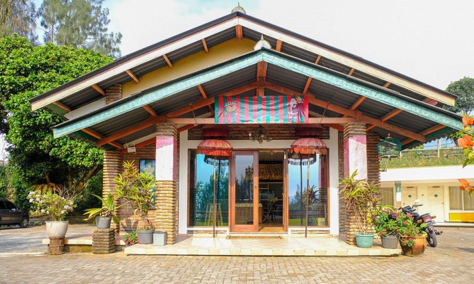 Kopeng Hotel | RedDoorz near STAB Syailendra Kopeng