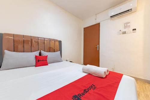 Batam Hotel | RedDoorz Syariah near KBC Batam Centre
