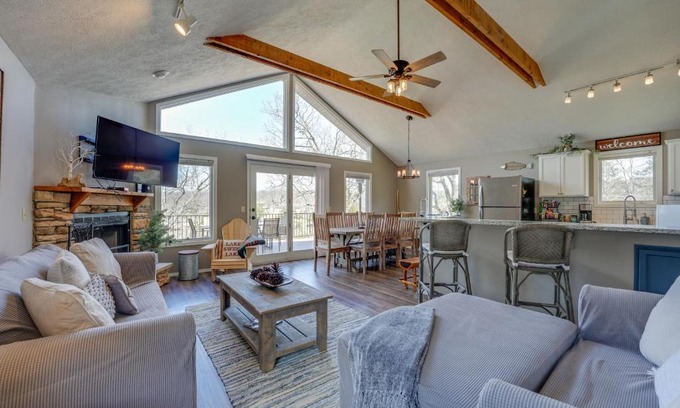 Kimberling City House | Reeds Spring Retreat with Lakeview Deck and Grill
