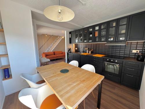 Arzon Apartment | Ref 073 Appartement T3 rénové vue Port du Crouesty avec internet