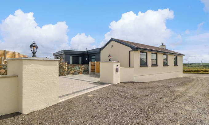 Cemaes Bay Cottage | REFAIL FACH, pet friendly, country holiday cottage in Cemaes Bay