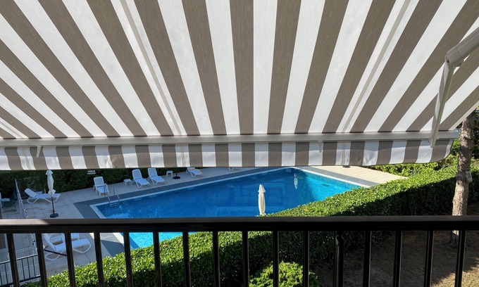Merignac Apartment | Refined studio in the heart of town for a vacation for two and a visit to L'Aquitane