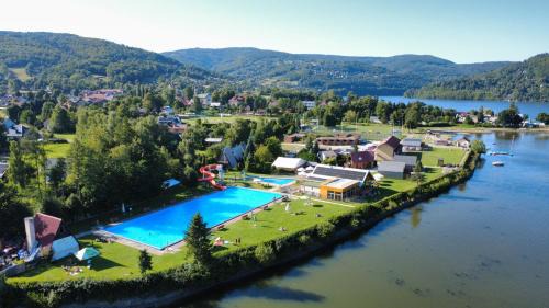 Czernichow Resort | Relaks domki i pokoje nad jeziorem