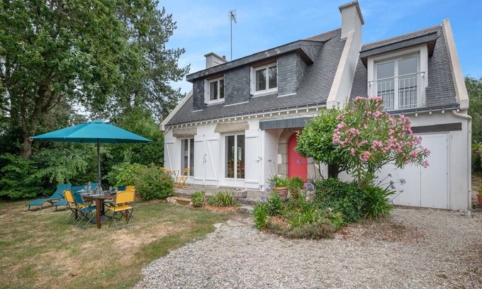 Saint-Gildas-de-Rhuys Ski Chalet | Relax and garden - Sleeps 6 - 550m from the beach