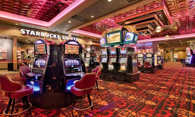 Elko Hotel | Relax and Unwind! 2 Convenient Units, Outdoor Pool, FREE Parking, Pets Allowed!