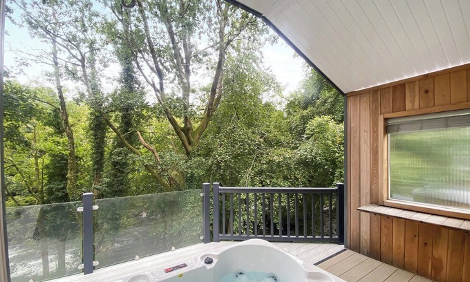 Bethesda Ski Chalet | Relax and unwind in the perfect hideout.