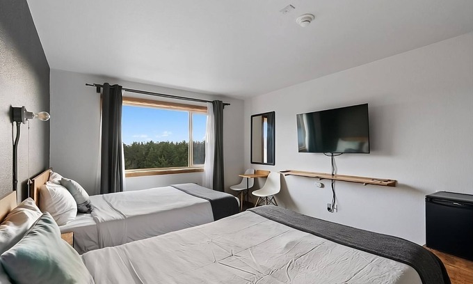 Long Beach Hotel | Relax and Unwind! Pet-friendly, Indoor Pool, Sauna, Free Parking!