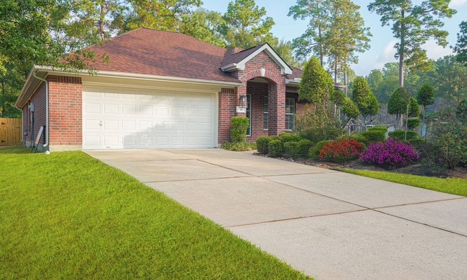The Woodlands House | Relax in this amazing house in the Woodlands, village of Alden Bridge.