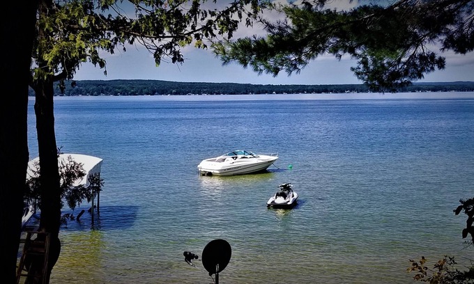 Indian River Cottage | Relax On Beautiful Burt Lake. Year-round Comfort In This Lake-front Chalet.