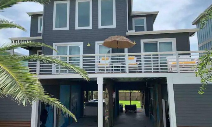 Galveston Apartment | RELAX & REFRESH in an amazing house by the bay.