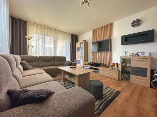 Nova Lesna House | Relax Villa Tatry - Wifi/TV, BBQ, Billiard