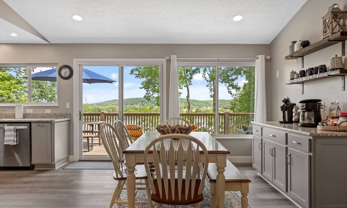 Kingston House | Relax with a view of the lake