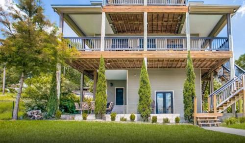 Livingston House | Relaxation on the lake