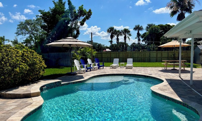 Largo House | Relaxing escape near coastal charm