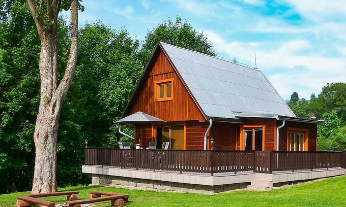 Krasna Lipa Ski Chalet | Relaxing Forest Escape with BBQ