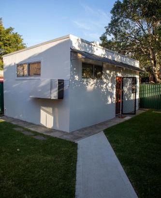 Mascot House | Relaxing Guest Home Near Airport