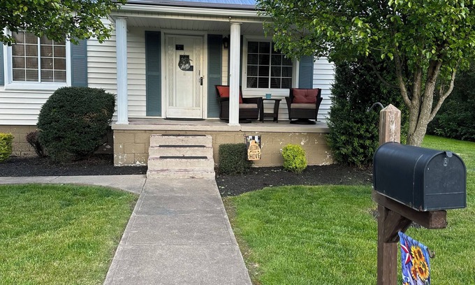 Summerlee House | Relaxing Home w/Private Pool near NRG National Park βοΈπ (Family/pet Friendly)