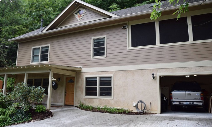 Black Mountain House | Relaxing Mountain Retreat! Comfortable, Spacious Montreat Home