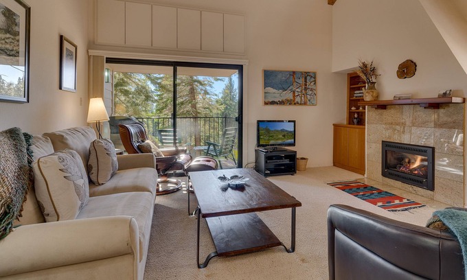 Carnelian Woods House | Relaxing Retreat: 2 BR, 1.5 BA Townhouse in Carnelian Bay, Sleeps 4