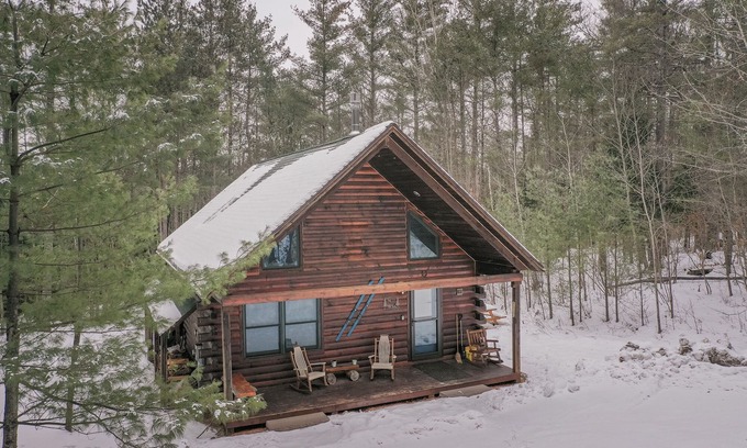 Jay Cabin | Relaxing River Access Cabin