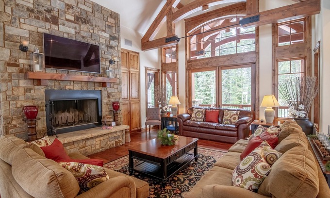 Tamarack Resort House | Remarkable Estate Home|Wood Fireplace|Resort Views