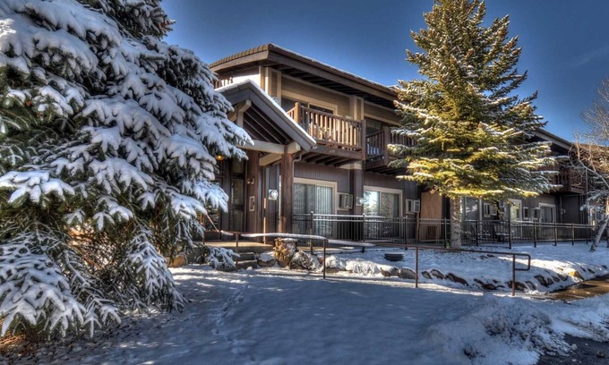 North Park City Apartment | Remodeled Prospector Condo, Washer/Dryer, Fireplace, Kitchen, on Free Bus Route!