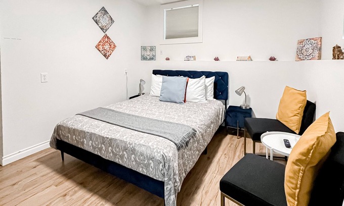 Sunset Hill Apartment | Remodeled studio in lovely neighborhood with shared yard and fast WiFi - dog OK
