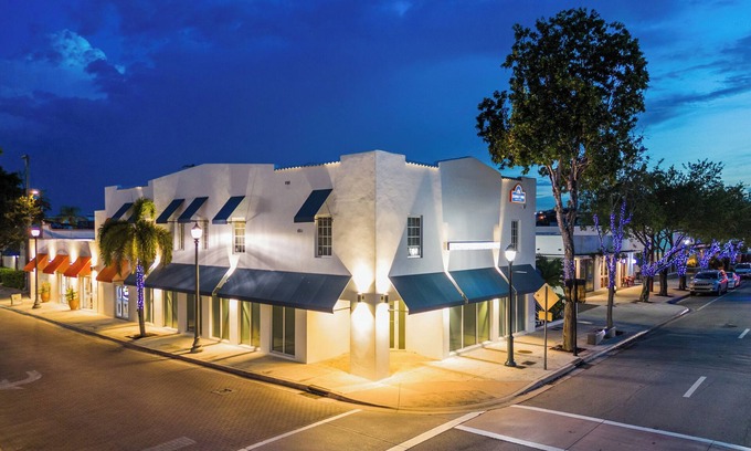 South Miami House | Remodeled Studio's in Downtown South Miami ~ Free Cable and WiFi