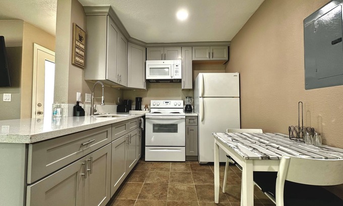 Las Vegas Apartment | Remodeled Vegas 1BR: Near Strip