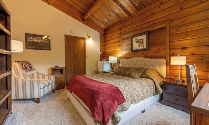 Alert Bay Cabin | Remote BC Waterfront Log Lodge: "Home of the Orca"