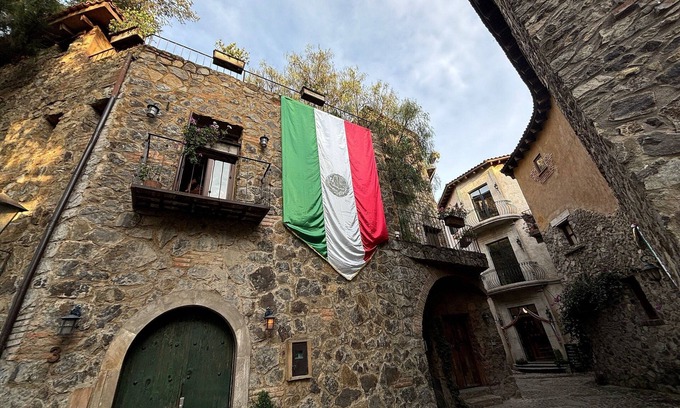 Tetlatlahuca Apartment | Remus: Your Rooftop Refuge in Val'Quirico