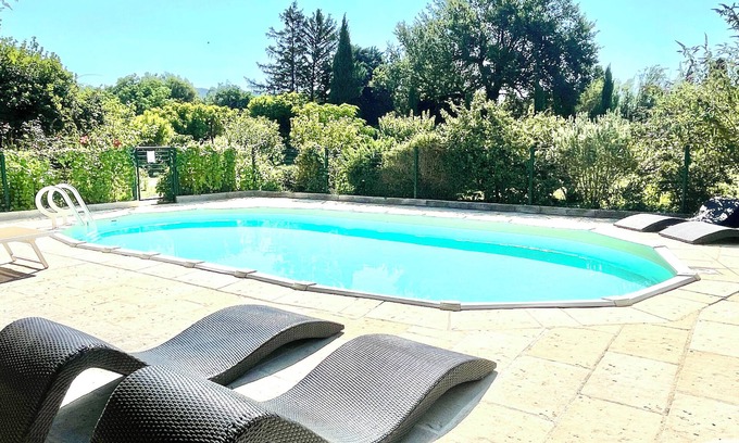 Cheval-Blanc House | Rendez-vous avec les cigales - Gîte 6 people - 100m2 - private swimming pool - air conditioning