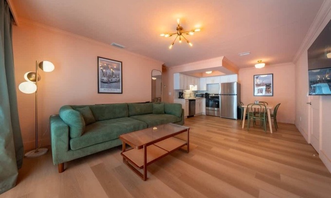 Bay Esplanade Apartment | Renovated 2025 - Retro Beach Oasis with Color Pop