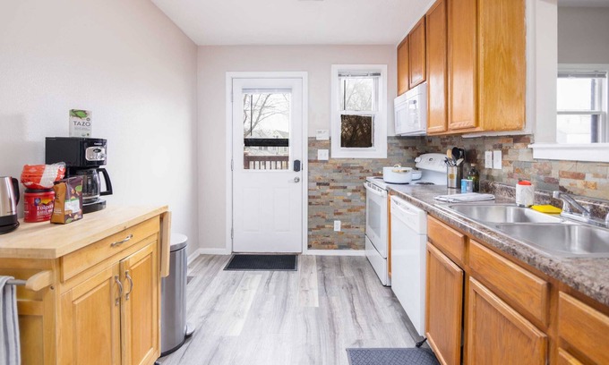 Des Moines House | Renovated 3 Bedroom Home Near Drake and Downtown