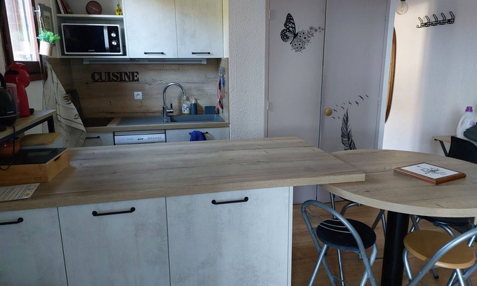 Embrun Apartment | Renovated apartment close to the lake