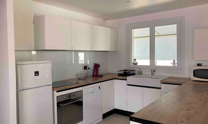 Les Sables d'Olonne House | Renovated house with garden and barbecue, near the beach