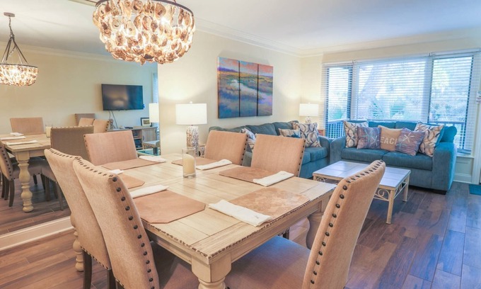 West Beach Village Villa | Renovated Pet-friendly Kiawah Island Villa. 5 Min Walk to Beach! Close to Cougar Point Clubhouse!