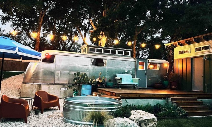 Austin House | Renovated Spartan + 3 acres + private pool“VooDoo”