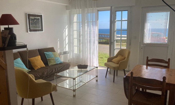 Le Palais Apartment | Renovated studio with parking, wifi, near beach and town center