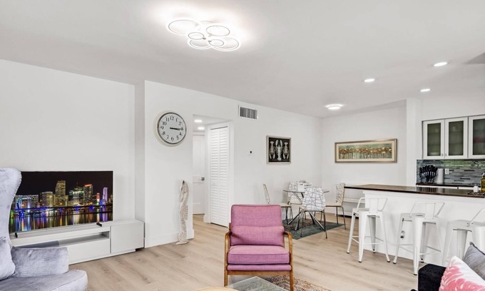 Croissant Park Condo | Rent 2/1 in Fort Lauderdale near Las Olas