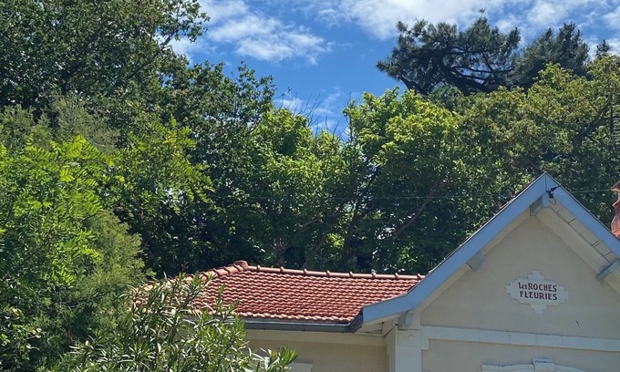 Arcachon House | Rent villa very quiet ARCACHON QUARTIER VILLE D'HIVER beach 300m 5 sleeps